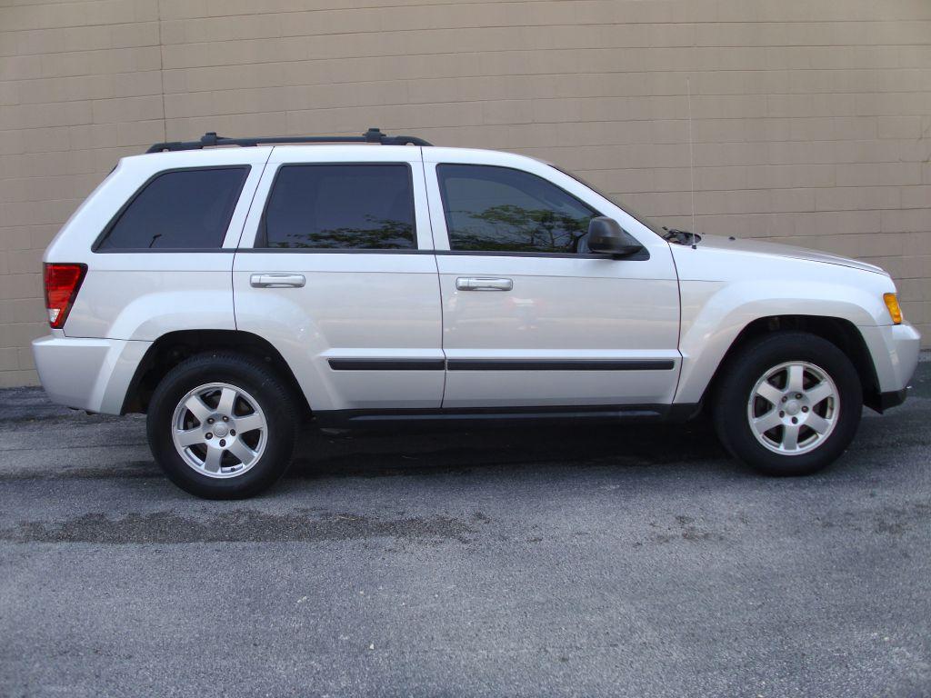 photo of 2009 JEEP GRAND CHEROKEE 4DR