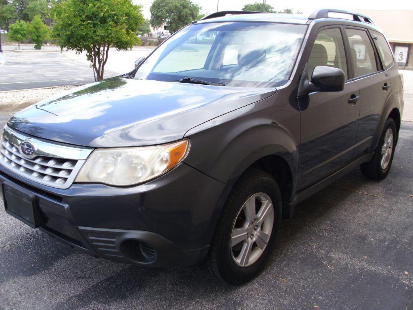 2012 GRAY SUBARU FORESTER 2.5X (JF2SHBBC0CH) with an 2.5L engine, Automatic transmission, located at 12019 San Pedro Avenue, San Antonio, TX, 78216, (210) 494-5895, 29.550915, -98.491142 - We provide financing options through various third-party Credit Unions and Auto Finance Companies, including RBFCU, USAA, SSFCU, Pen Fed, Navy Fed, Credit Human Credit Union of Texas, and most other credit unions. We also work with major banks such as Capital One and Broadway Bank. Payment methods a - Photo#2