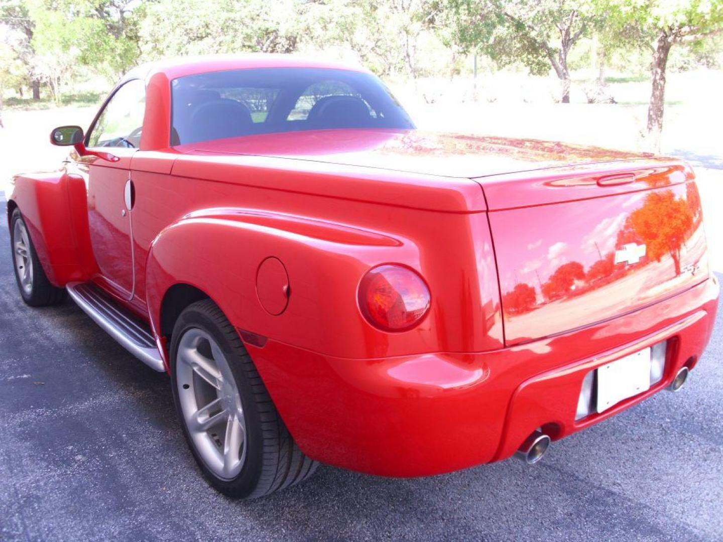 2004 RED CHEVROLET SSR (1GCES14P34B) with an 5.3L engine, Automatic transmission, located at 12019 San Pedro Avenue, San Antonio, TX, 78216, (210) 494-5895, 29.550915, -98.491142 - We provide financing options through various third-party Credit Unions and Auto Finance Companies, including RBFCU, USAA, SSFCU, Pen Fed, Navy Fed, Credit Human Credit Union of Texas, and most other credit unions. We also work with major banks such as Capital One and Broadway Bank. Payment methods a - Photo#9