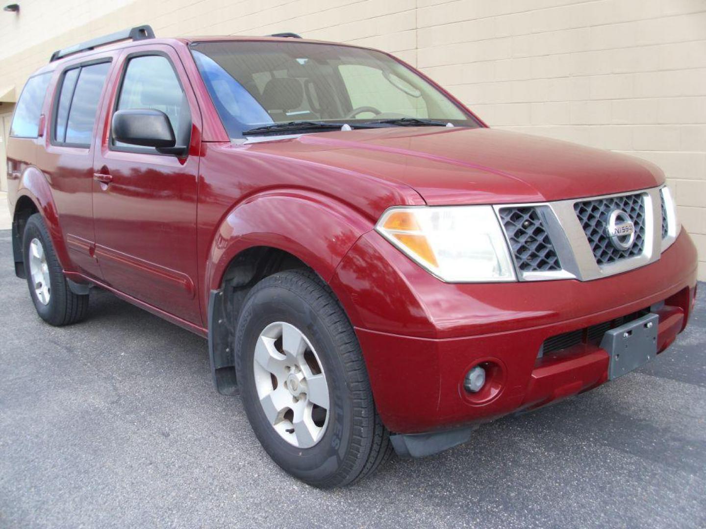 2006 RED NISSAN PATHFINDER LE ONE OWNER (5N1AR18U46C) with an 4.0L engine, Automatic transmission, located at 12019 San Pedro Avenue, San Antonio, TX, 78216, (210) 494-5895, 29.550915, -98.491142 - Photo#1