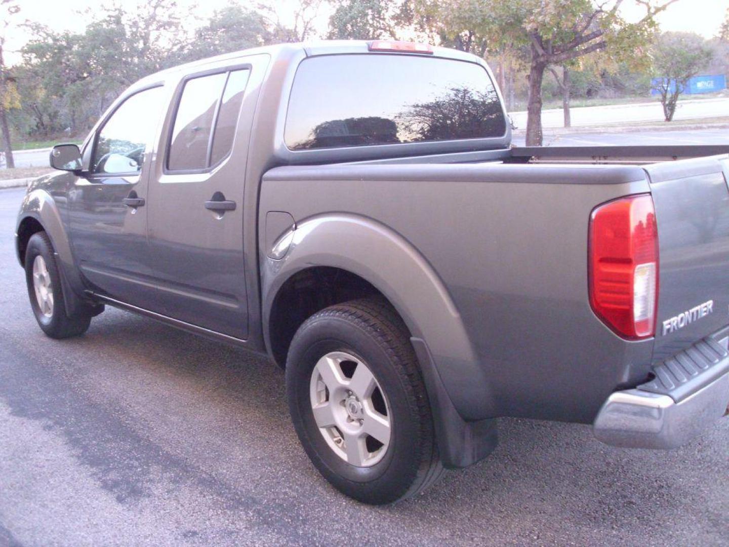 2005 GRAY NISSAN FRONTIER CREW CAB LE (1N6AD07W15C) with an 4.0L engine, Automatic transmission, located at 12019 San Pedro Avenue, San Antonio, TX, 78216, (208) 269-7240, 29.550915, -98.491142 - We provide financing options through various third-party Credit Unions and Auto Finance Companies, including RBFCU, USAA, SSFCU, Pen Fed, Navy Fed, Credit Human Credit Union of Texas, and most other credit unions. We also work with major banks such as Capital One and Broadway Bank. Payment methods a - Photo#6