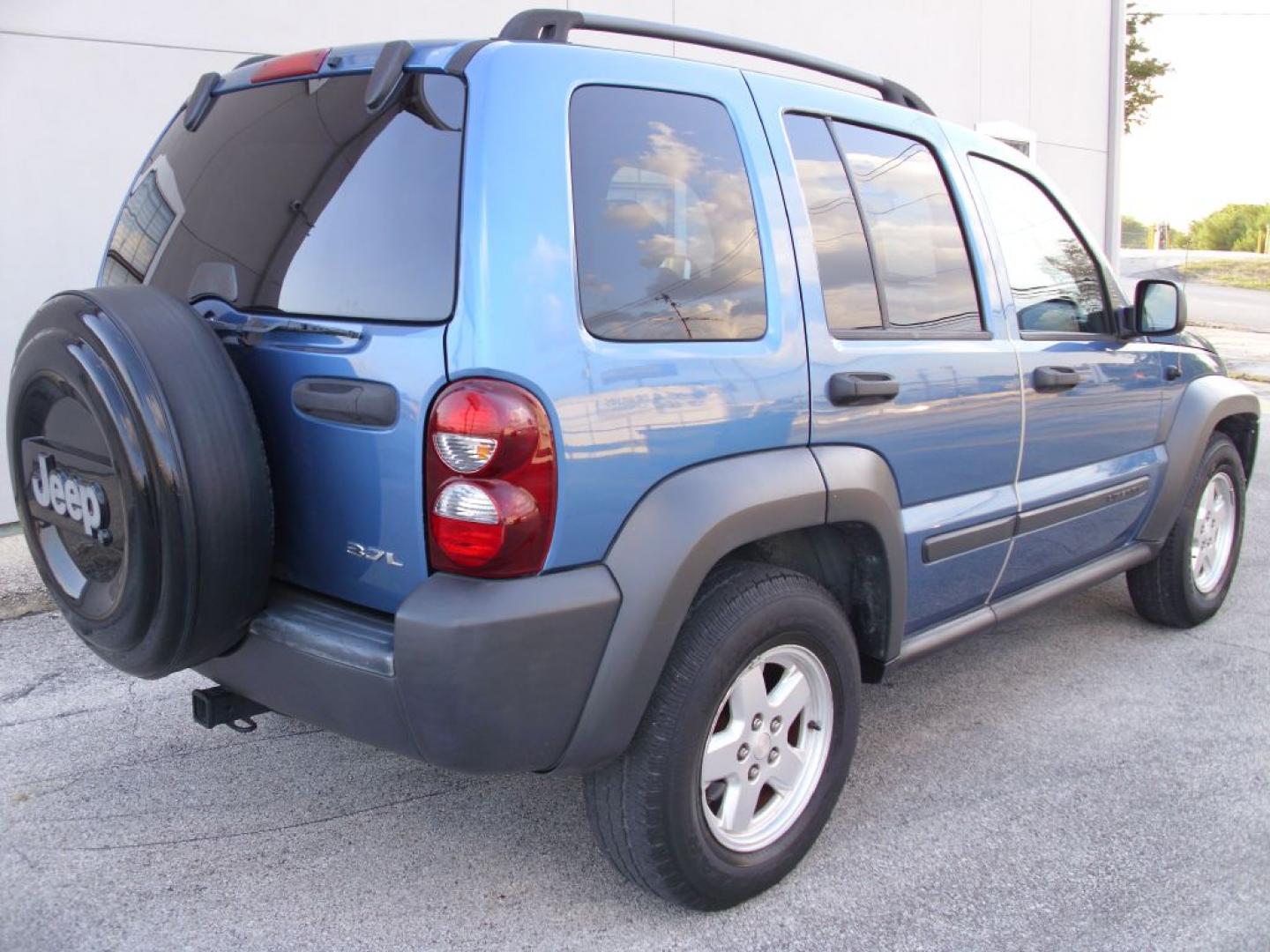 2006 BLUE JEEP LIBERTY SPORT (1J4GK48K26W) with an 3.7L engine, Automatic transmission, located at 2215 Harry Wurzbach Rd , San Antonio, TX, 78209, (208) 269-7240, 29.491415, -98.432098 - NO Accidents or Damages! Great 2 Wheel Drive Vehicle! Cloth Seats; Tow Hitch; Air Conditioning; Power Windows; Power Locks; Power Steering; Tilt Wheel; AM/FM CD; Sentry Key; Alarm; Dual Front Air Bag; Active Belts; All Wheel ABS ** WE DO NOT OFFER BUY HERE PAY HERE FINANCING. or Sub-Prime credit- Photo#3