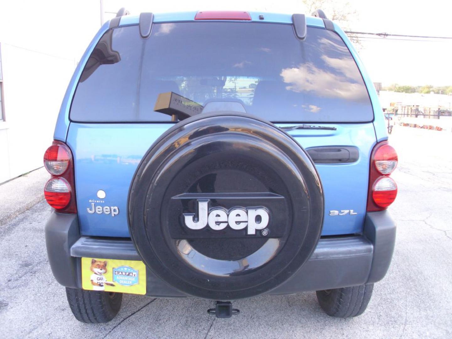 2006 BLUE JEEP LIBERTY SPORT (1J4GK48K26W) with an 3.7L engine, Automatic transmission, located at 2215 Harry Wurzbach Rd , San Antonio, TX, 78209, (208) 269-7240, 29.491415, -98.432098 - NO Accidents or Damages! Great 2 Wheel Drive Vehicle! Cloth Seats; Tow Hitch; Air Conditioning; Power Windows; Power Locks; Power Steering; Tilt Wheel; AM/FM CD; Sentry Key; Alarm; Dual Front Air Bag; Active Belts; All Wheel ABS ** WE DO NOT OFFER BUY HERE PAY HERE FINANCING. or Sub-Prime credit- Photo#4