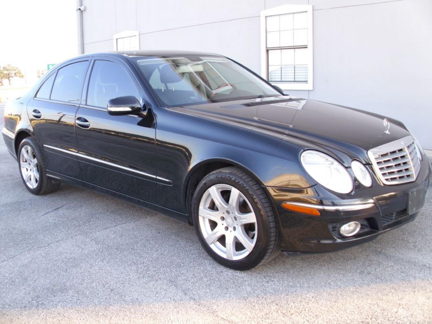2008 BLACK MERCEDES-BENZ E-CLASS E350 4MATIC (WDBUF87X18B) with an 3.5L engine, Automatic transmission, located at 2215 Harry Wurzbach Rd , San Antonio, TX, 78209, (208) 269-7240, 29.491415, -98.432098 - NO Accidents or Damages; Air Conditioning; Power Windows; Power Locks; Power Steering; Tilt Wheel; AM/FM CD/MP3; Satellite; Sentry Key; Keyless Entry; Alarm; Daytime Running Lights; Dual Airbags Front Head and Side; Active Seatbelts; Passenger Airbag Sensor; Dual Rear Side Airbag; All Wheel ABS; Pow- Photo#3