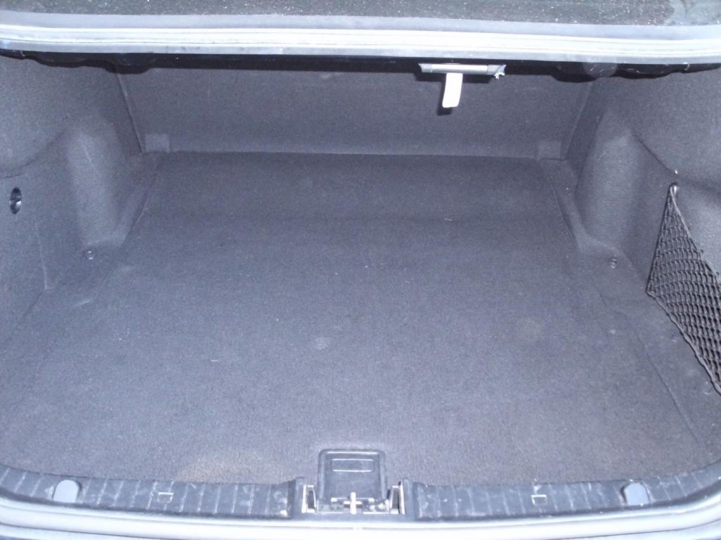 2008 BLACK MERCEDES-BENZ E-CLASS E350 4MATIC (WDBUF87X18B) with an 3.5L engine, Automatic transmission, located at 2215 Harry Wurzbach Rd , San Antonio, TX, 78209, (208) 269-7240, 29.491415, -98.432098 - NO Accidents or Damages; Air Conditioning; Power Windows; Power Locks; Power Steering; Tilt Wheel; AM/FM CD/MP3; Satellite; Sentry Key; Keyless Entry; Alarm; Daytime Running Lights; Dual Airbags Front Head and Side; Active Seatbelts; Passenger Airbag Sensor; Dual Rear Side Airbag; All Wheel ABS; Pow- Photo#13