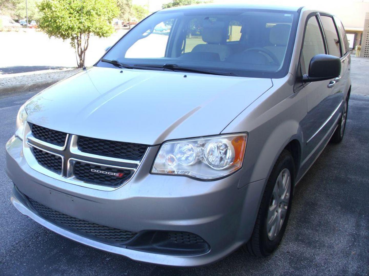 2016 SILVER DODGE GRAND CARAVAN SE SE (2C4RDGBG5GR) with an 3.6L engine, Automatic transmission, located at 12019 San Pedro Avenue, San Antonio, TX, 78216, (210) 494-5895, 29.550915, -98.491142 - We provide financing options through various third-party Credit Unions and Auto Finance Companies, including RBFCU, USAA, SSFCU, Pen Fed, Navy Fed, Credit Human Credit Union of Texas, and most other credit unions. We also work with major banks such as Capital One and Broadway Bank. Payment methods a - Photo#6