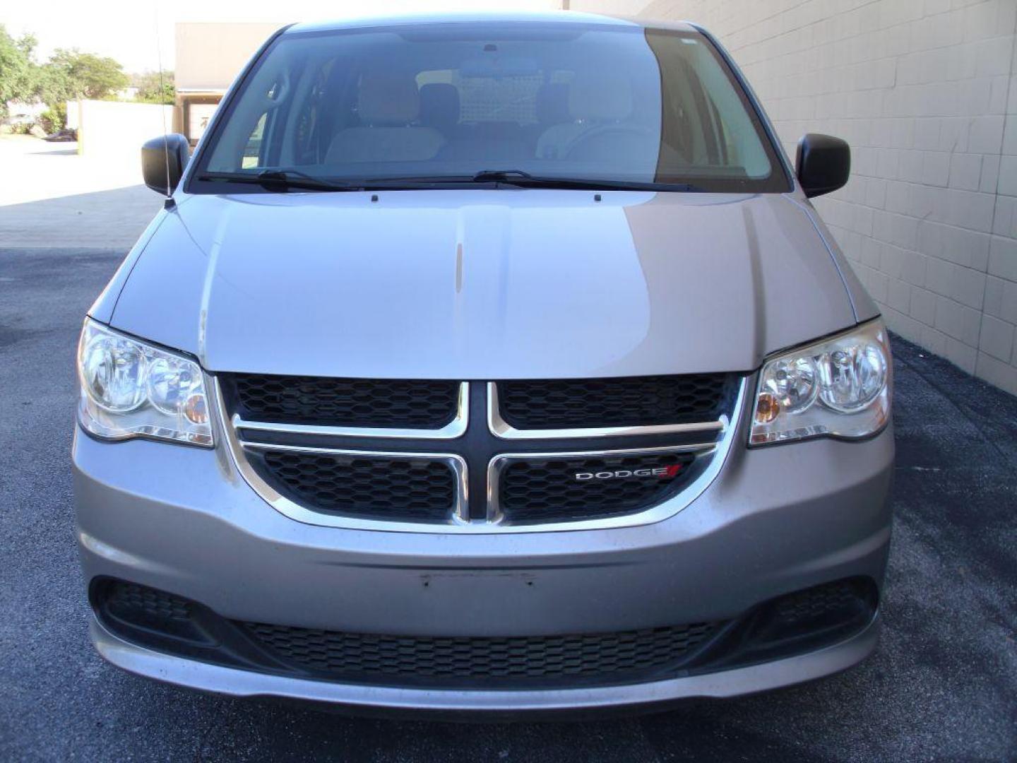 2016 SILVER DODGE GRAND CARAVAN SE SE (2C4RDGBG5GR) with an 3.6L engine, Automatic transmission, located at 12019 San Pedro Avenue, San Antonio, TX, 78216, (210) 494-5895, 29.550915, -98.491142 - We provide financing options through various third-party Credit Unions and Auto Finance Companies, including RBFCU, USAA, SSFCU, Pen Fed, Navy Fed, Credit Human Credit Union of Texas, and most other credit unions. We also work with major banks such as Capital One and Broadway Bank. Payment methods a - Photo#2