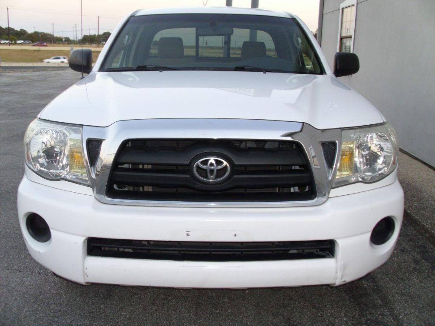 2005 WHITE TOYOTA TACOMA ACCESS CAB (5TETX22N05Z) with an 2.7L engine, Automatic transmission, located at 12019 San Pedro Avenue, San Antonio, TX, 78216, (210) 494-5895, 29.550915, -98.491142 - We provide financing options through various third-party Credit Unions and Auto Finance Companies, including RBFCU, USAA, SSFCU, Pen Fed, Navy Fed, Credit Human Credit Union of Texas, and most other credit unions. We also work with major banks such as Capital One and Broadway Bank. Payment methods a - Photo#2