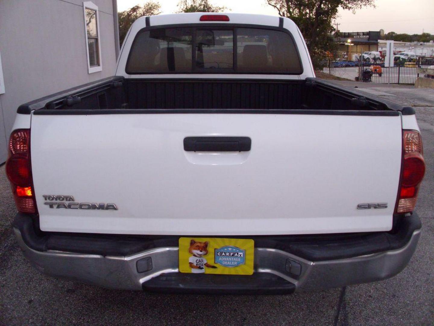 2005 WHITE TOYOTA TACOMA ACCESS CAB (5TETX22N05Z) with an 2.7L engine, Automatic transmission, located at 12019 San Pedro Avenue, San Antonio, TX, 78216, (210) 494-5895, 29.550915, -98.491142 - We provide financing options through various third-party Credit Unions and Auto Finance Companies, including RBFCU, USAA, SSFCU, Pen Fed, Navy Fed, Credit Human Credit Union of Texas, and most other credit unions. We also work with major banks such as Capital One and Broadway Bank. Payment methods a - Photo#5