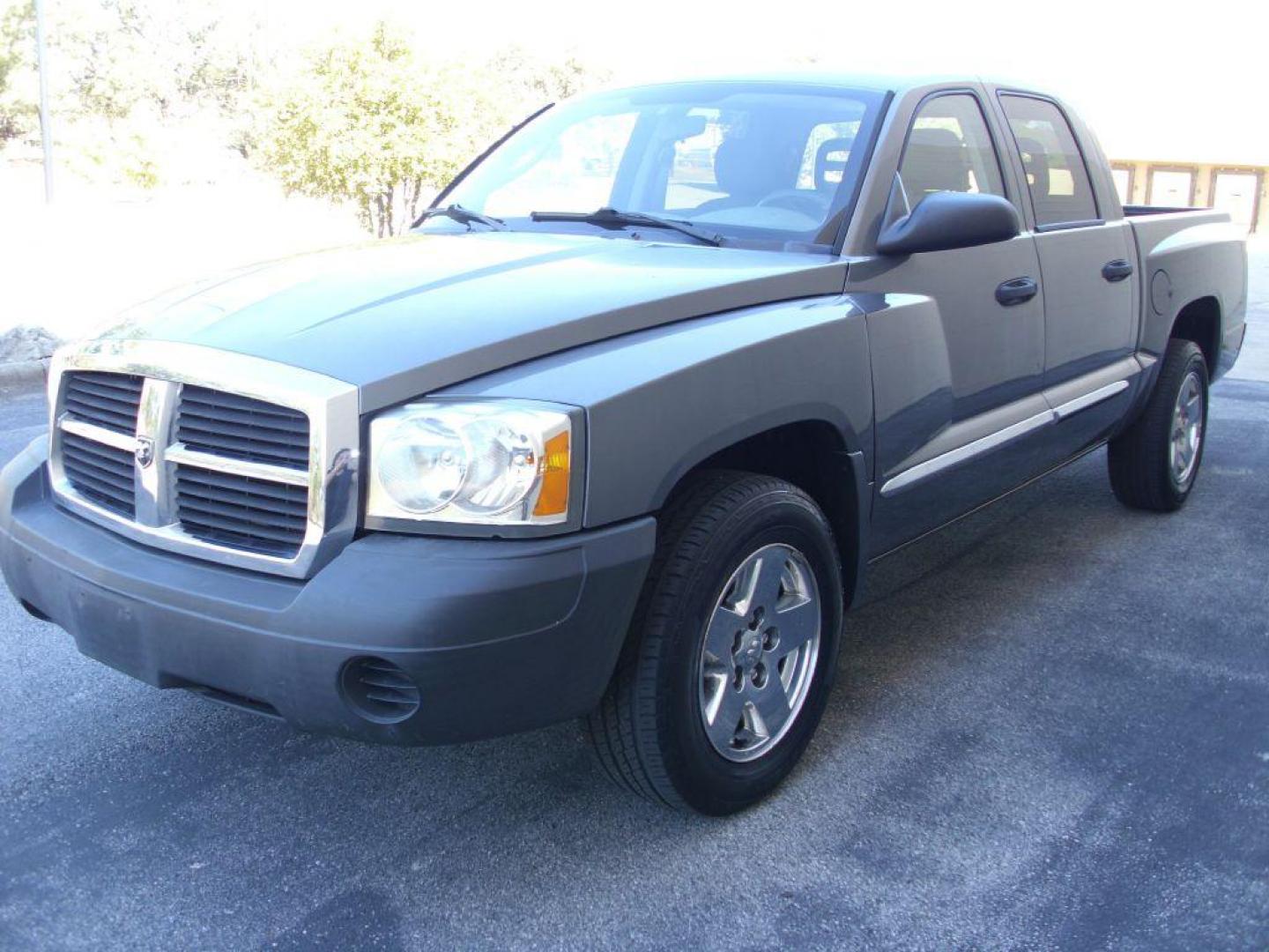 2005 GRAY DODGE DAKOTA QUAD (1D7HE28K15S) with an 3.7L engine, Automatic transmission, located at 12019 San Pedro Avenue, San Antonio, TX, 78216, (210) 494-5895, 29.550915, -98.491142 - We provide financing options through various third-party Credit Unions and Auto Finance Companies, including RBFCU, USAA, SSFCU, Pen Fed, Navy Fed, Credit Human Credit Union of Texas, and most other credit unions. We also work with major banks such as Capital One and Broadway Bank. Payment methods a - Photo#2