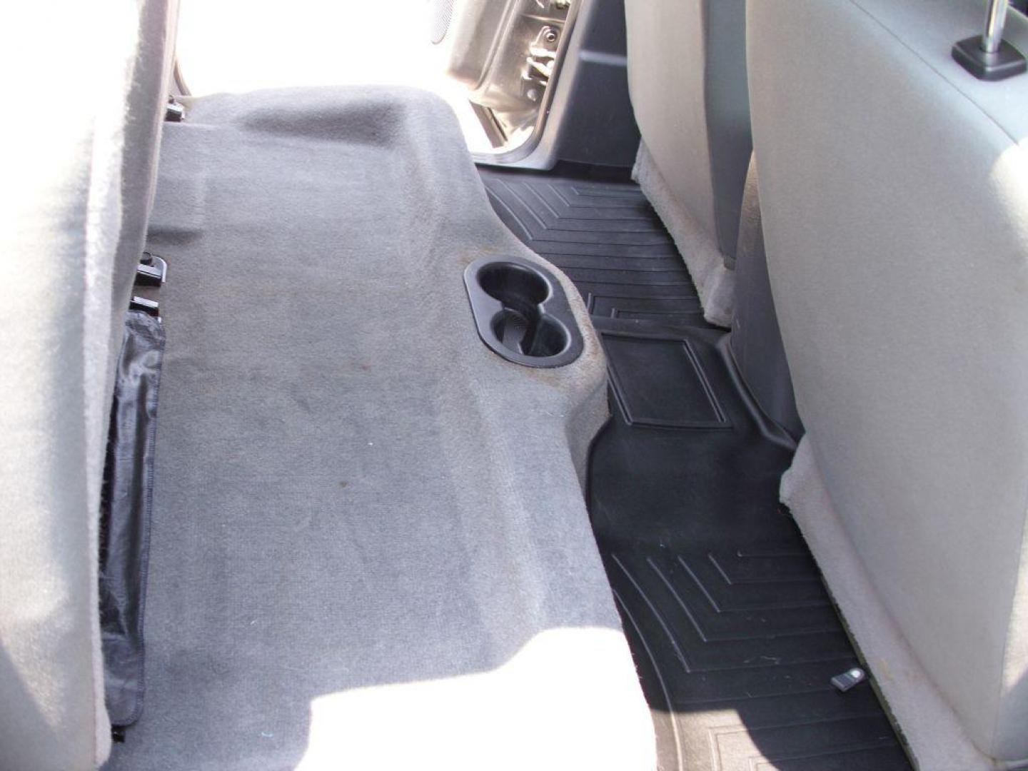 2005 GRAY DODGE DAKOTA QUAD (1D7HE28K15S) with an 3.7L engine, Automatic transmission, located at 12019 San Pedro Avenue, San Antonio, TX, 78216, (208) 269-7240, 29.550915, -98.491142 - Great Truck! ONE OWNER! No accidents or damages! Air Conditioning; Power Steering; Tilt Wheel; AM/FM CD; Dual Front Air Bag; Active Belts; Crew Cab; Short Bed; All Wheel ABS; 1/2 Ton We provide financing options through various third-party Credit Unions and Auto Finance Companies, including RBFC - Photo#12