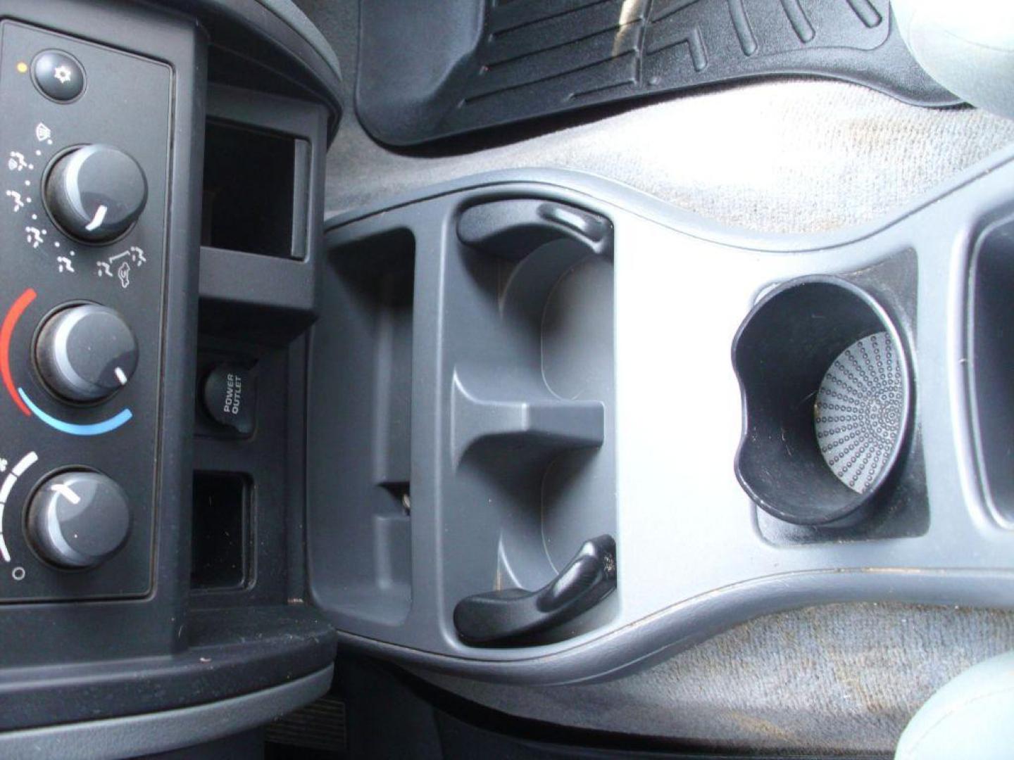 2005 GRAY DODGE DAKOTA QUAD (1D7HE28K15S) with an 3.7L engine, Automatic transmission, located at 12019 San Pedro Avenue, San Antonio, TX, 78216, (208) 269-7240, 29.550915, -98.491142 - Great Truck! ONE OWNER! No accidents or damages! Air Conditioning; Power Steering; Tilt Wheel; AM/FM CD; Dual Front Air Bag; Active Belts; Crew Cab; Short Bed; All Wheel ABS; 1/2 Ton We provide financing options through various third-party Credit Unions and Auto Finance Companies, including RBFC - Photo#18