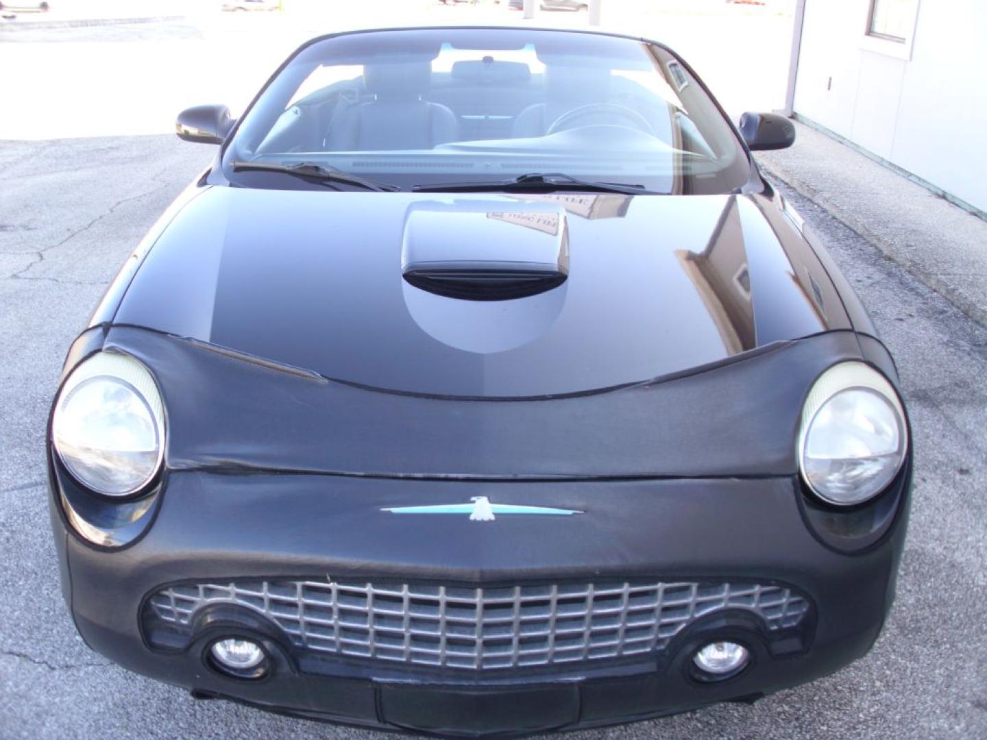 2004 BLACK FORD THUNDERBIRD (1FAHP60A84Y) with an 3.9L engine, Automatic transmission, located at 2215 Harry Wurzbach Rd , San Antonio, TX, 78209, (208) 269-7240, 29.491415, -98.432098- Photo#3