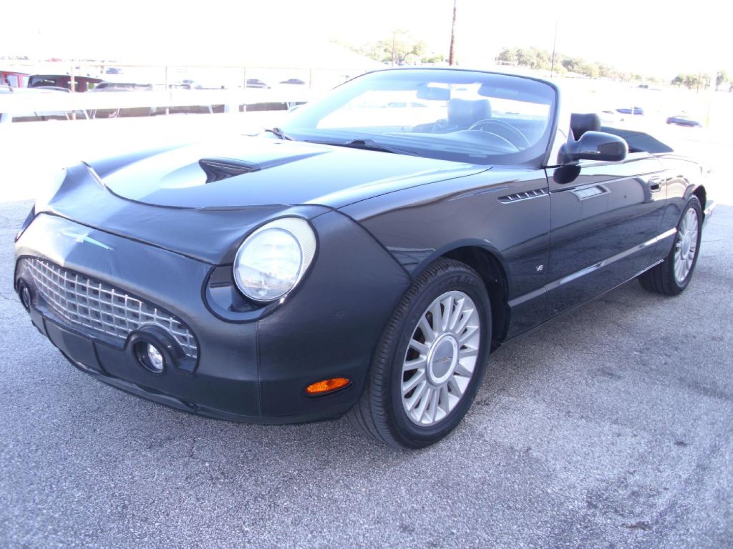 2004 BLACK FORD THUNDERBIRD (1FAHP60A84Y) with an 3.9L engine, Automatic transmission, located at 2215 Harry Wurzbach Rd , San Antonio, TX, 78209, (208) 269-7240, 29.491415, -98.432098- Photo#4
