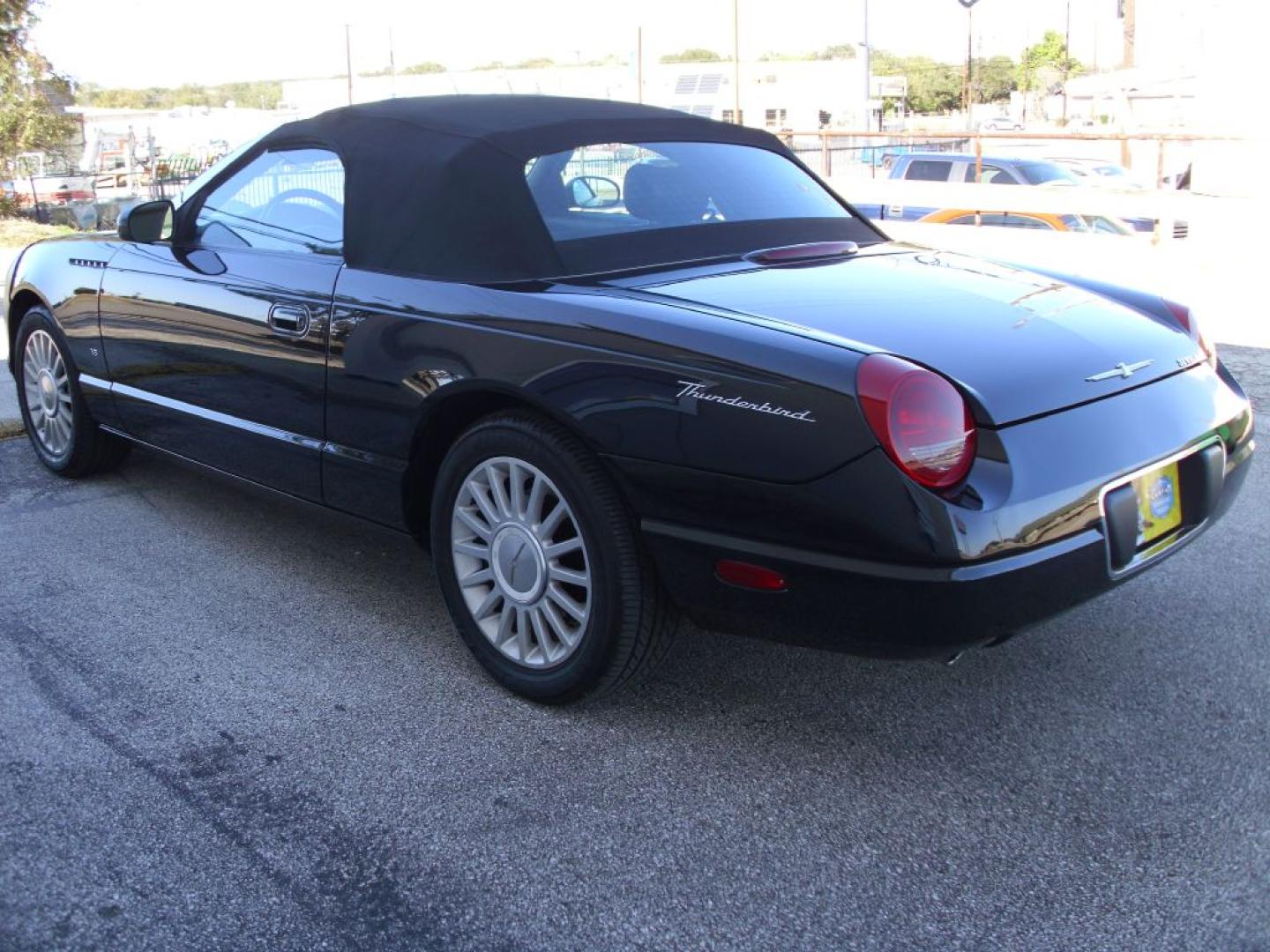 2004 BLACK FORD THUNDERBIRD (1FAHP60A84Y) with an 3.9L engine, Automatic transmission, located at 2215 Harry Wurzbach Rd , San Antonio, TX, 78209, (208) 269-7240, 29.491415, -98.432098- Photo#5