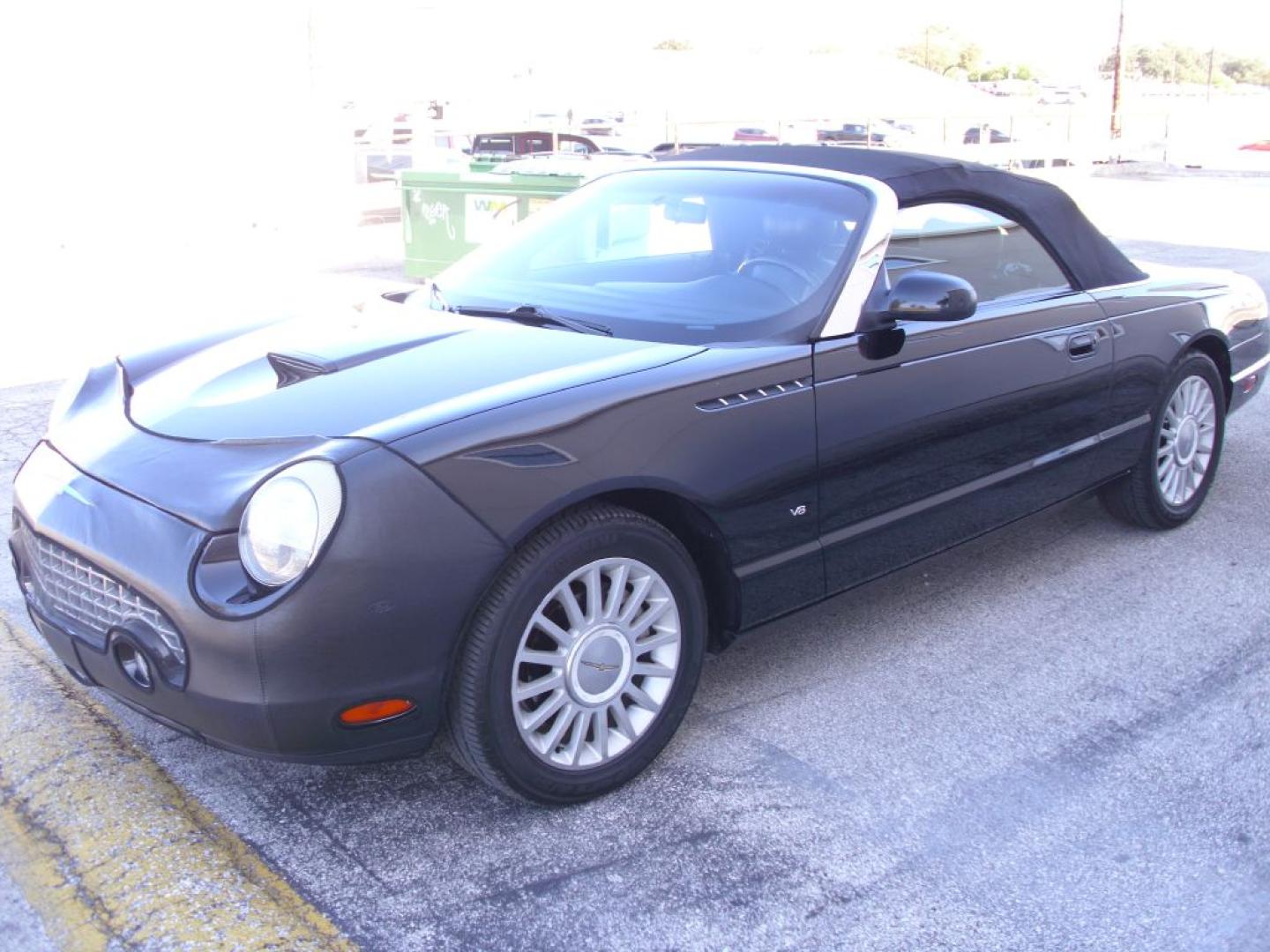 2004 BLACK FORD THUNDERBIRD (1FAHP60A84Y) with an 3.9L engine, Automatic transmission, located at 2215 Harry Wurzbach Rd , San Antonio, TX, 78209, (208) 269-7240, 29.491415, -98.432098- Photo#9