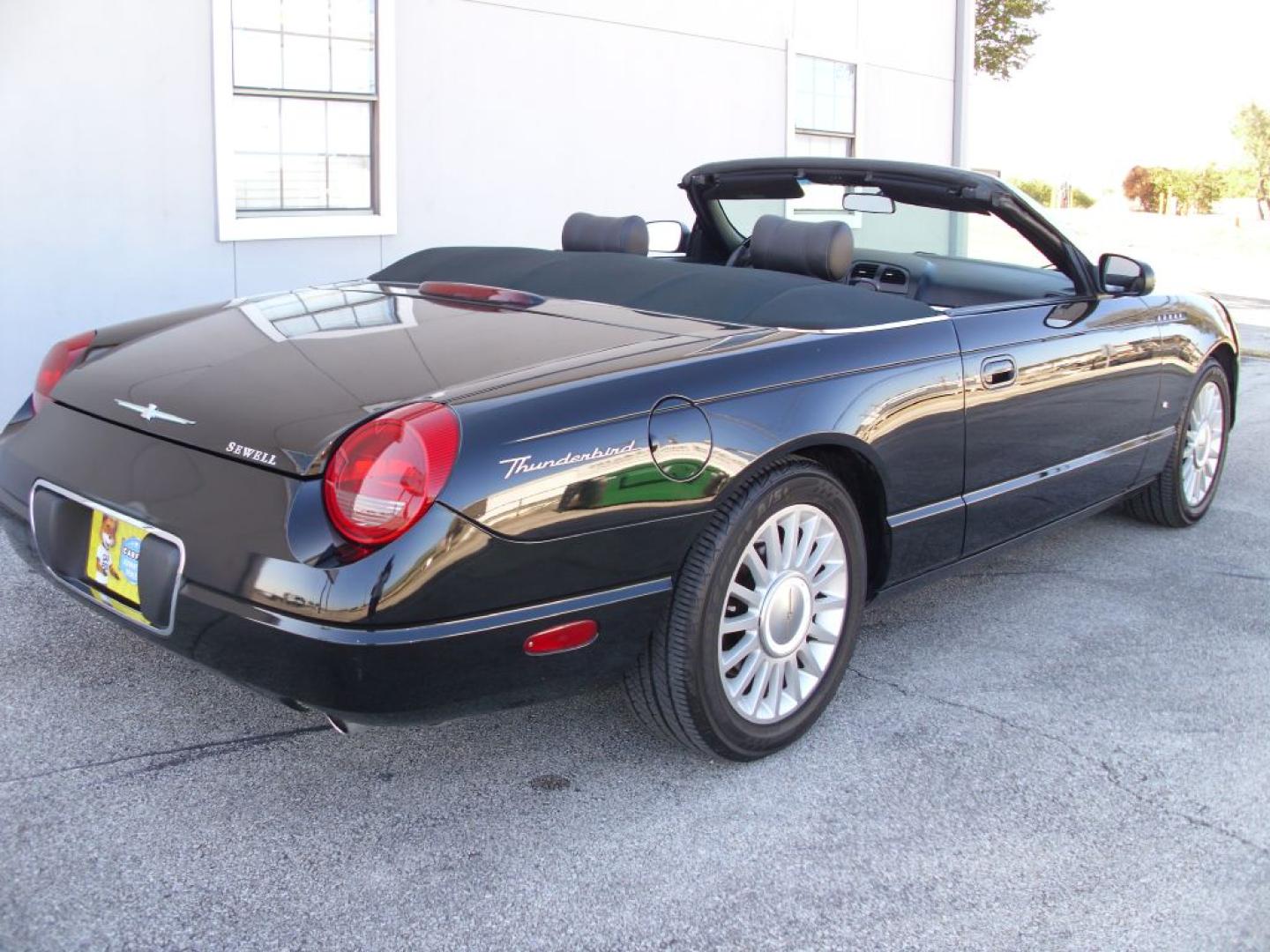 2004 BLACK FORD THUNDERBIRD (1FAHP60A84Y) with an 3.9L engine, Automatic transmission, located at 2215 Harry Wurzbach Rd , San Antonio, TX, 78209, (208) 269-7240, 29.491415, -98.432098- Photo#10
