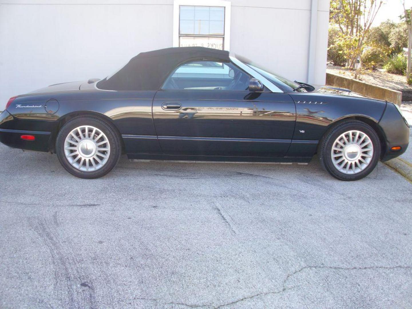 2004 BLACK FORD THUNDERBIRD (1FAHP60A84Y) with an 3.9L engine, Automatic transmission, located at 12019 San Pedro Avenue, San Antonio, TX, 78216, (208) 269-7240, 29.550915, -98.491142 - We provide financing options through various third-party Credit Unions and Auto Finance Companies, including RBFCU, USAA, SSFCU, Pen Fed, Navy Fed, Credit Human Credit Union of Texas, and most other credit unions. We also work with major banks such as Capital One and Broadway Bank. Payment methods a - Photo#0