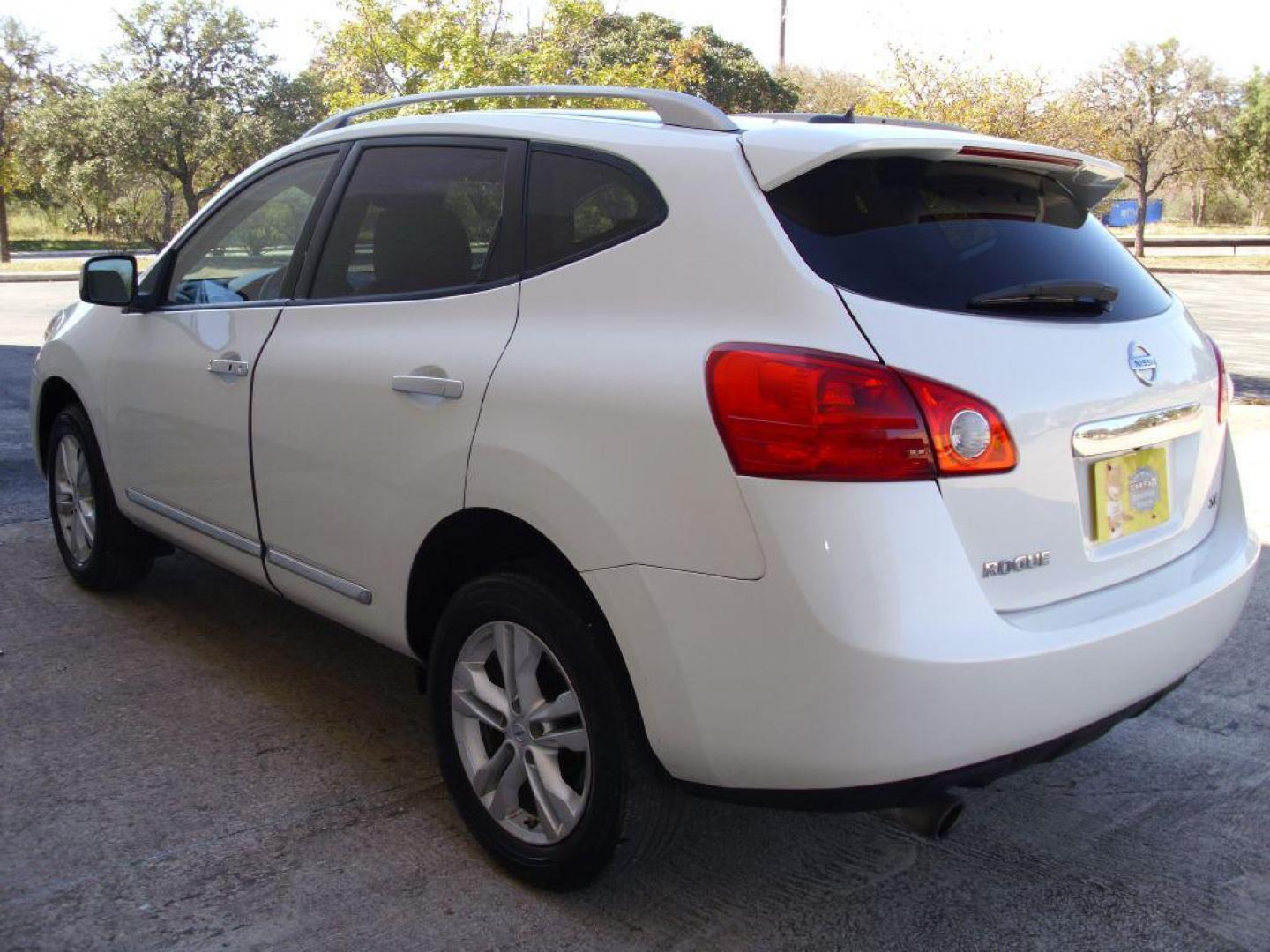 2013 WHITE NISSAN ROGUE S (JN8AS5MTXDW) with an 2.5L engine, Continuously Variable transmission, located at 12019 San Pedro Avenue, San Antonio, TX, 78216, (208) 269-7240, 29.550915, -98.491142 - ONE OWNER!!! Alloy Wheels; Rear View Camera; Bluetooth Technology; Cloth Seats; SiriusXM Trial Available; Air Conditioning; Power Windows; Power Locks; Power Steering; Tilt Wheel; AM/FM CD/MP3; Immobilizer; Keyless Entry; Alarm; Dual Front Airbags; Side Airbags; Head Airbags; Rear Head Airbags; Acti - Photo#6