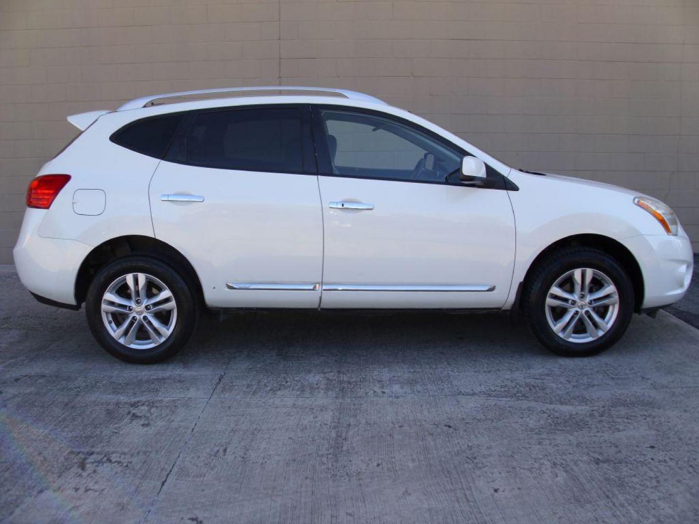 2013 WHITE NISSAN ROGUE S (JN8AS5MTXDW) with an 2.5L engine, Continuously Variable transmission, located at 12019 San Pedro Avenue, San Antonio, TX, 78216, (210) 494-5895, 29.550915, -98.491142 - We provide financing options through various third-party Credit Unions and Auto Finance Companies, including RBFCU, USAA, SSFCU, Pen Fed, Navy Fed, Credit Human Credit Union of Texas, and most other credit unions. We also work with major banks such as Capital One and Broadway Bank. Payment methods a - Photo#0