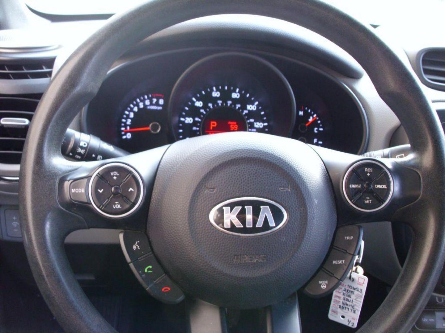 2015 WHITE KIA SOUL Wagon (KNDJN2A21F7) with an 1.6L engine, Automatic transmission, located at 12019 San Pedro Avenue, San Antonio, TX, 78216, (210) 494-5895, 29.550915, -98.491142 - We provide financing options through various third-party Credit Unions and Auto Finance Companies, including RBFCU, USAA, SSFCU, Pen Fed, Navy Fed, Credit Human Credit Union of Texas, and most other credit unions. We also work with major banks such as Capital One and Broadway Bank. Payment methods a - Photo#15