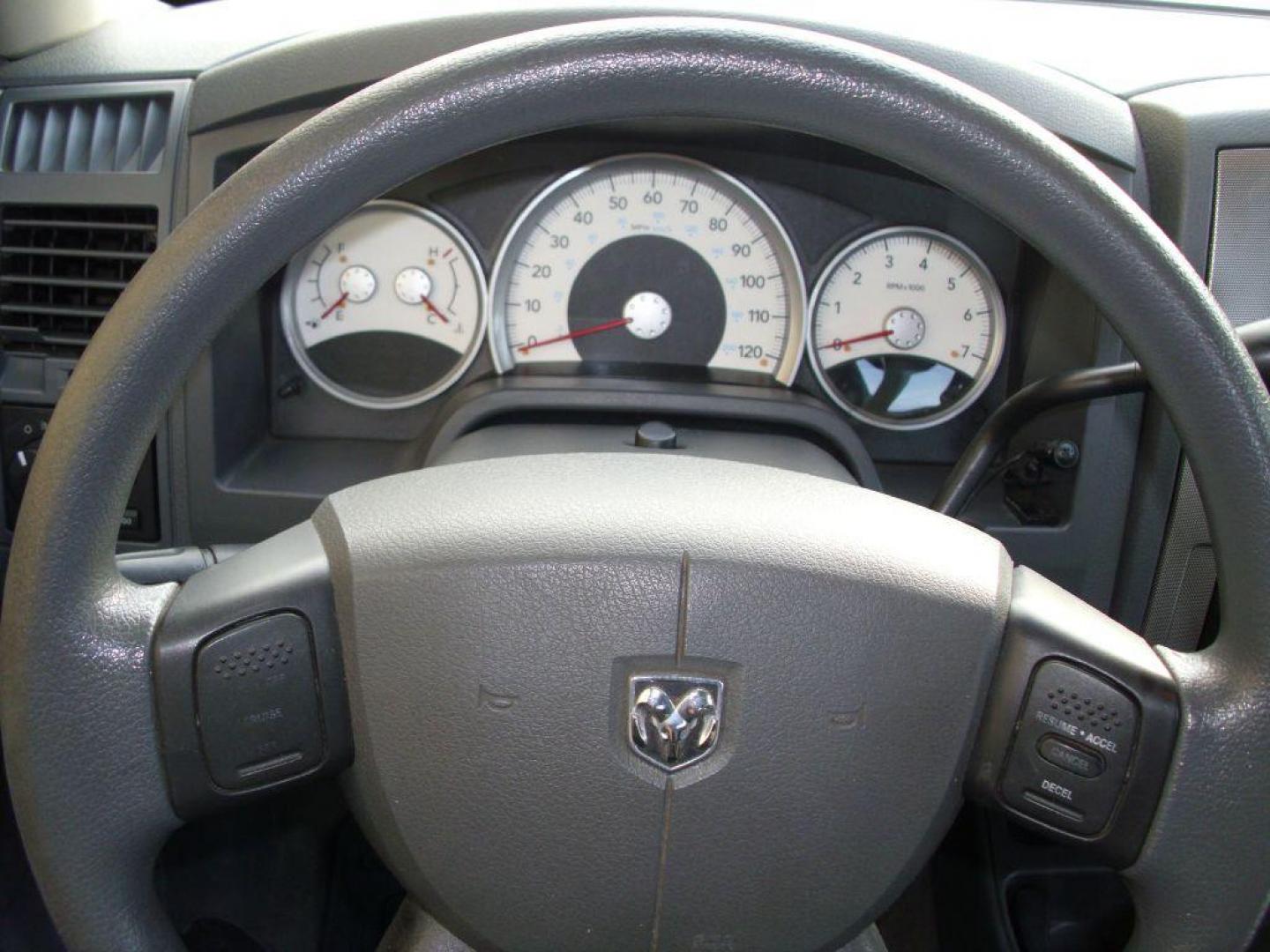 2006 GRAY DODGE DAKOTA SLT (1D7HE42N56S) with an 4.7L engine, Automatic transmission, located at 12019 San Pedro Avenue, San Antonio, TX, 78216, (210) 494-5895, 29.550915, -98.491142 - We provide financing options through various third-party Credit Unions and Auto Finance Companies, including RBFCU, USAA, SSFCU, Pen Fed, Navy Fed, Credit Human Credit Union of Texas, and most other credit unions. We also work with major banks such as Capital One and Broadway Bank. Payment methods a - Photo#16