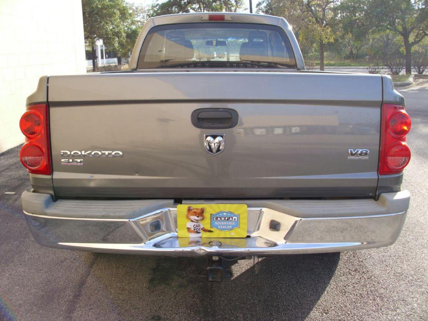 2006 GRAY DODGE DAKOTA SLT (1D7HE42N56S) with an 4.7L engine, Automatic transmission, located at 12019 San Pedro Avenue, San Antonio, TX, 78216, (210) 494-5895, 29.550915, -98.491142 - We provide financing options through various third-party Credit Unions and Auto Finance Companies, including RBFCU, USAA, SSFCU, Pen Fed, Navy Fed, Credit Human Credit Union of Texas, and most other credit unions. We also work with major banks such as Capital One and Broadway Bank. Payment methods a - Photo#6