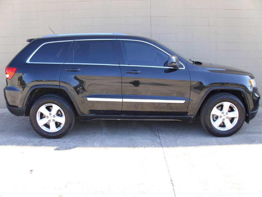 photo of 2013 JEEP GRAND CHEROKEE LAREDO