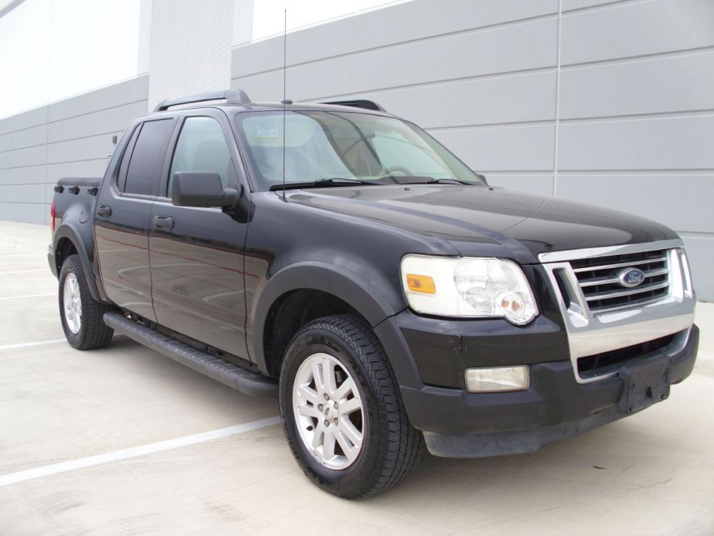 2009 BLACK FORD EXPLORER SPORT XLT (1FMEU31E49U) with an 4.0L engine, Automatic transmission, located at 2215 Harry Wurzbach Rd , San Antonio, TX, 78209, (208) 269-7240, 29.491415, -98.432098- Photo#1