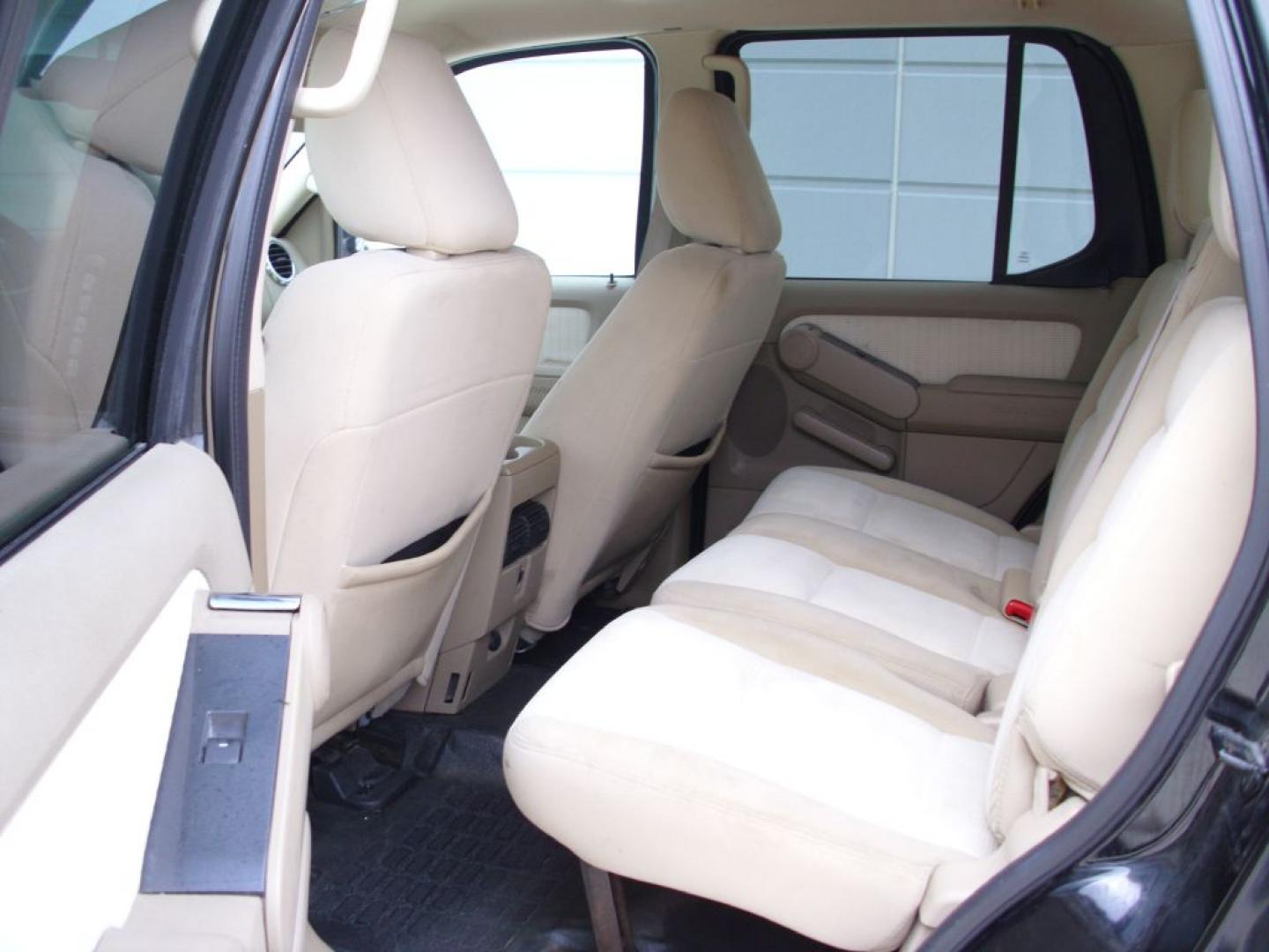 2009 BLACK FORD EXPLORER SPORT XLT (1FMEU31E49U) with an 4.0L engine, Automatic transmission, located at 2215 Harry Wurzbach Rd , San Antonio, TX, 78209, (208) 269-7240, 29.491415, -98.432098- Photo#8