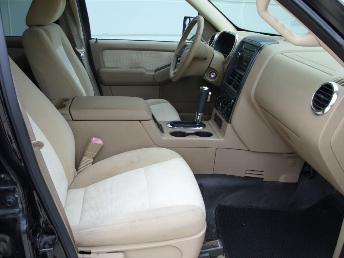 2009 BLACK FORD EXPLORER SPORT XLT (1FMEU31E49U) with an 4.0L engine, Automatic transmission, located at 2215 Harry Wurzbach Rd , San Antonio, TX, 78209, (208) 269-7240, 29.491415, -98.432098- Photo#7