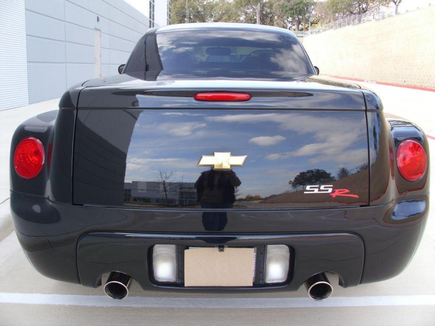 2003 BLACK CHEVROLET SSR (1GCES14P93B) with an 5.3L engine, Automatic transmission, located at 12019 San Pedro Avenue, San Antonio, TX, 78216, (210) 494-5895, 29.550915, -98.491142 - We provide financing options through various third-party Credit Unions and Auto Finance Companies, including RBFCU, USAA, SSFCU, Pen Fed, Navy Fed, Credit Human Credit Union of Texas, and most other credit unions. We also work with major banks such as Capital One and Broadway Bank. Payment methods a - Photo#6