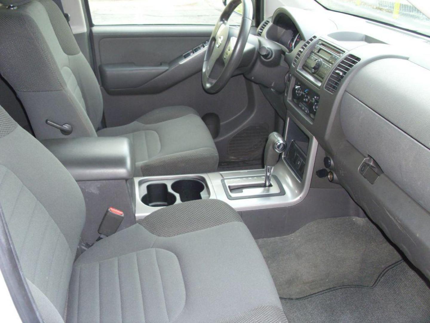 2008 WHITE NISSAN PATHFINDER S (5N1AR18U28C) with an 4.0L engine, Continuously Variable transmission, located at 12019 San Pedro Avenue, San Antonio, TX, 78216, (208) 269-7240, 29.550915, -98.491142 - We provide financing options through various third-party Credit Unions and Auto Finance Companies, including RBFCU, USAA, SSFCU, Pen Fed, Navy Fed, Credit Human Credit Union of Texas, and most other credit unions. We also work with major banks such as Capital One and Broadway Bank. Payment methods a - Photo#7