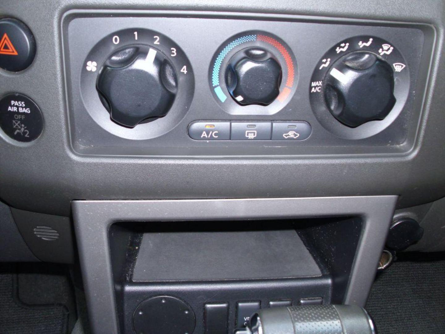 2008 WHITE NISSAN PATHFINDER S (5N1AR18U28C) with an 4.0L engine, Continuously Variable transmission, located at 12019 San Pedro Avenue, San Antonio, TX, 78216, (208) 269-7240, 29.550915, -98.491142 - We provide financing options through various third-party Credit Unions and Auto Finance Companies, including RBFCU, USAA, SSFCU, Pen Fed, Navy Fed, Credit Human Credit Union of Texas, and most other credit unions. We also work with major banks such as Capital One and Broadway Bank. Payment methods a - Photo#18