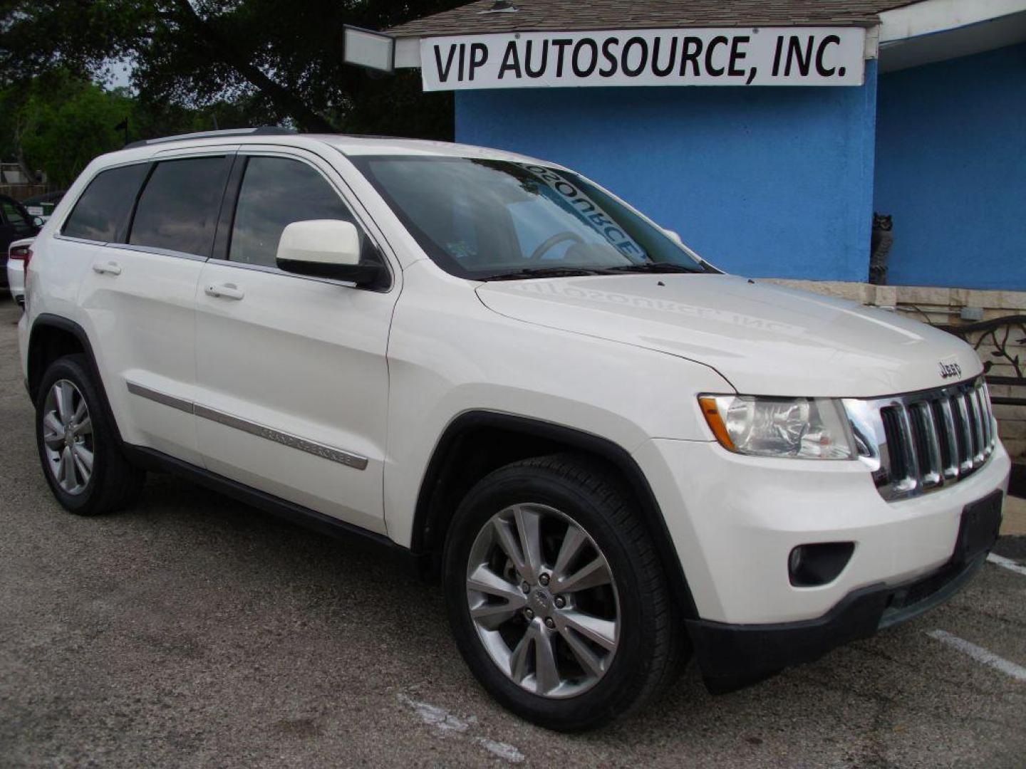 2012 WHITE JEEP GRAND CHEROKEE LAREDO (1C4RJEAG1CC) with an 3.6L engine, Automatic transmission, located at 12019 San Pedro Avenue, San Antonio, TX, 78216, (208) 269-7240, 29.550915, -98.491142 - We provide financing options through various third-party Credit Unions and Auto Finance Companies, including RBFCU, USAA, SSFCU, Pen Fed, Navy Fed, Credit Human Credit Union of Texas, and most other credit unions. We also work with major banks such as Capital One and Broadway Bank. Payment methods a - Photo#0