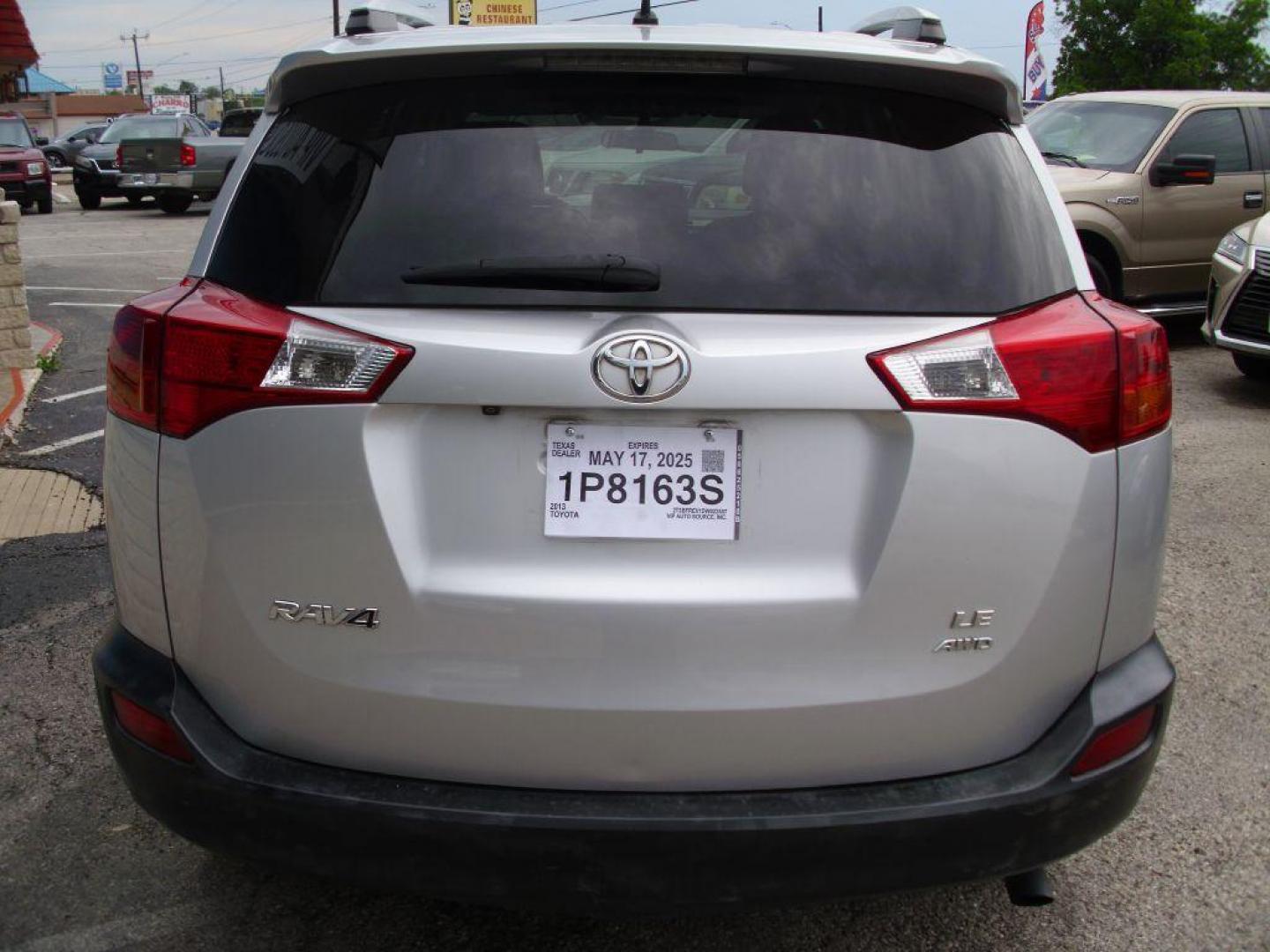 2013 SILVER TOYOTA RAV4 LE (2T3BFREV1DW) with an 2.5L engine, Automatic transmission, located at 12019 San Pedro Avenue, San Antonio, TX, 78216, (208) 269-7240, 29.550915, -98.491142 - GREAT 4WD/AWD VEHICLE !! NO Accidents or Damages!! Only 2 Previous Owners, Bluetooth Technology, Cloth Seats, Rear View Camera, Running Boards, Air Conditioning; Power Windows; Power Locks; Power Steering; Tilt Wheel; AM/FM CD/MP3; Immobilizer; Keyless Entry; Alarm; Daytime Running Lights; Dual Fron - Photo#5