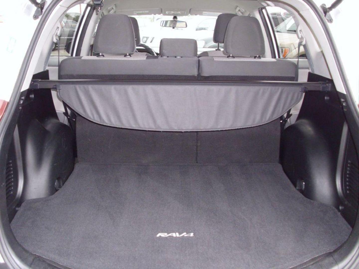 2013 SILVER TOYOTA RAV4 LE (2T3BFREV1DW) with an 2.5L engine, Automatic transmission, located at 12019 San Pedro Avenue, San Antonio, TX, 78216, (208) 269-7240, 29.550915, -98.491142 - GREAT 4WD/AWD VEHICLE !! NO Accidents or Damages!! Only 2 Previous Owners, Bluetooth Technology, Cloth Seats, Rear View Camera, Running Boards, Air Conditioning; Power Windows; Power Locks; Power Steering; Tilt Wheel; AM/FM CD/MP3; Immobilizer; Keyless Entry; Alarm; Daytime Running Lights; Dual Fron - Photo#14