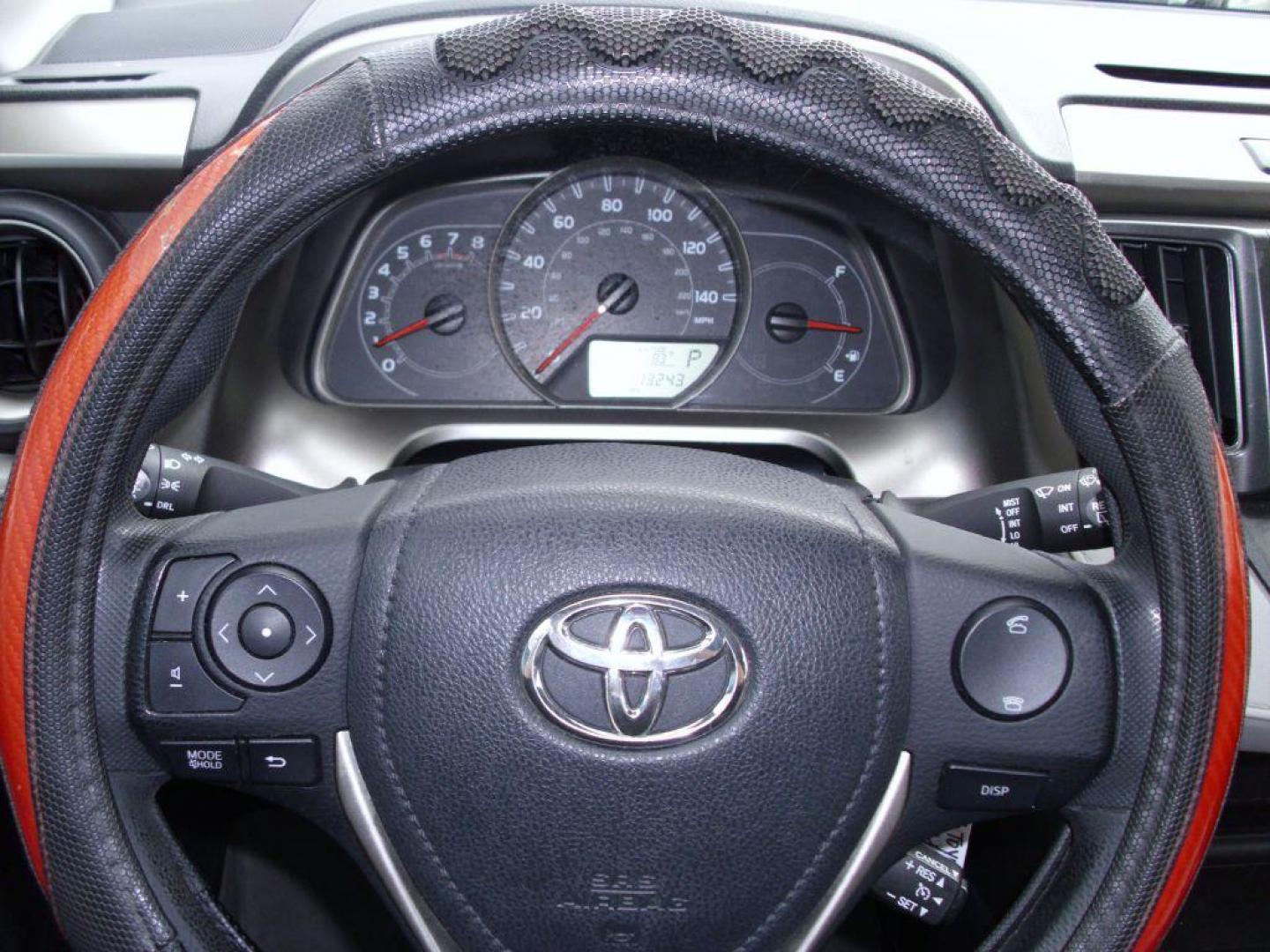 2013 SILVER TOYOTA RAV4 LE (2T3BFREV1DW) with an 2.5L engine, Automatic transmission, located at 12019 San Pedro Avenue, San Antonio, TX, 78216, (208) 269-7240, 29.550915, -98.491142 - GREAT 4WD/AWD VEHICLE !! NO Accidents or Damages!! Only 2 Previous Owners, Bluetooth Technology, Cloth Seats, Rear View Camera, Running Boards, Air Conditioning; Power Windows; Power Locks; Power Steering; Tilt Wheel; AM/FM CD/MP3; Immobilizer; Keyless Entry; Alarm; Daytime Running Lights; Dual Fron - Photo#18