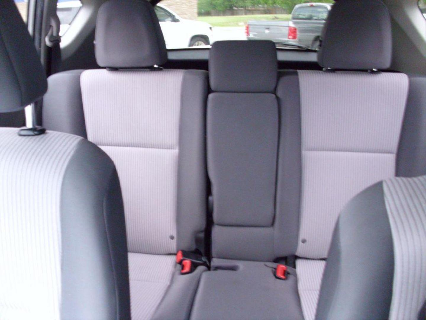 2013 SILVER TOYOTA RAV4 LE (2T3BFREV1DW) with an 2.5L engine, Automatic transmission, located at 12019 San Pedro Avenue, San Antonio, TX, 78216, (208) 269-7240, 29.550915, -98.491142 - GREAT 4WD/AWD VEHICLE !! NO Accidents or Damages!! Only 2 Previous Owners, Bluetooth Technology, Cloth Seats, Rear View Camera, Running Boards, Air Conditioning; Power Windows; Power Locks; Power Steering; Tilt Wheel; AM/FM CD/MP3; Immobilizer; Keyless Entry; Alarm; Daytime Running Lights; Dual Fron - Photo#22