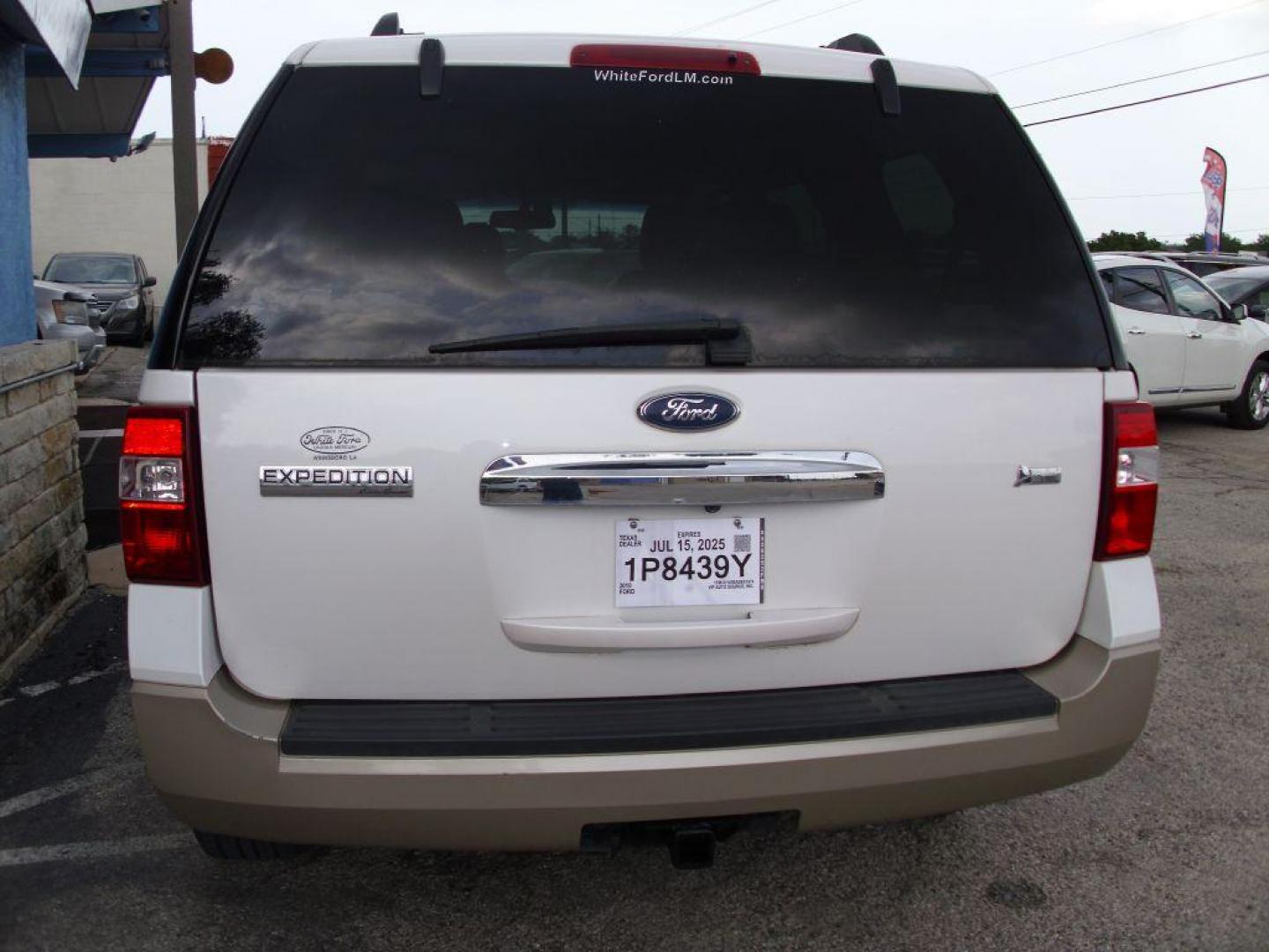 2010 WHITE FORD EXPEDITION EDDIE BAUER (1FMJU1H58AE) with an 5.4L engine, Automatic transmission, located at 12019 San Pedro Avenue, San Antonio, TX, 78216, (208) 269-7240, 29.550915, -98.491142 - We provide financing options through various third-party Credit Unions and Auto Finance Companies, including RBFCU, USAA, SSFCU, Pen Fed, Navy Fed, Credit Human Credit Union of Texas, and most other credit unions. We also work with major banks such as Capital One and Broadway Bank. Payment methods a - Photo#7