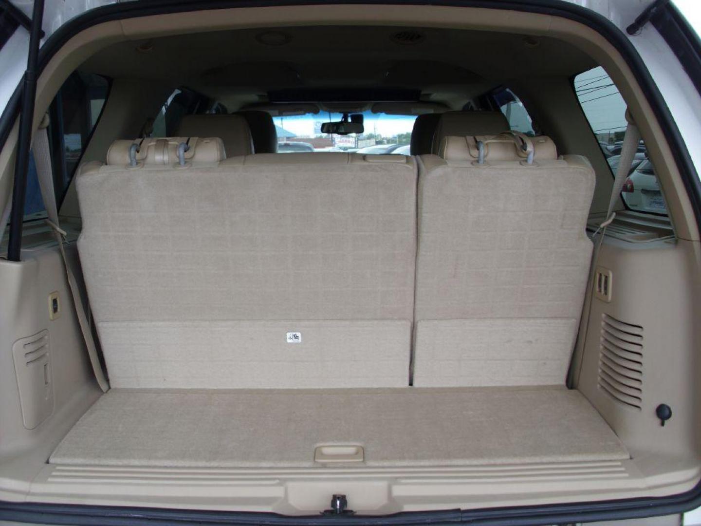2010 WHITE FORD EXPEDITION EDDIE BAUER (1FMJU1H58AE) with an 5.4L engine, Automatic transmission, located at 12019 San Pedro Avenue, San Antonio, TX, 78216, (208) 269-7240, 29.550915, -98.491142 - We provide financing options through various third-party Credit Unions and Auto Finance Companies, including RBFCU, USAA, SSFCU, Pen Fed, Navy Fed, Credit Human Credit Union of Texas, and most other credit unions. We also work with major banks such as Capital One and Broadway Bank. Payment methods a - Photo#18
