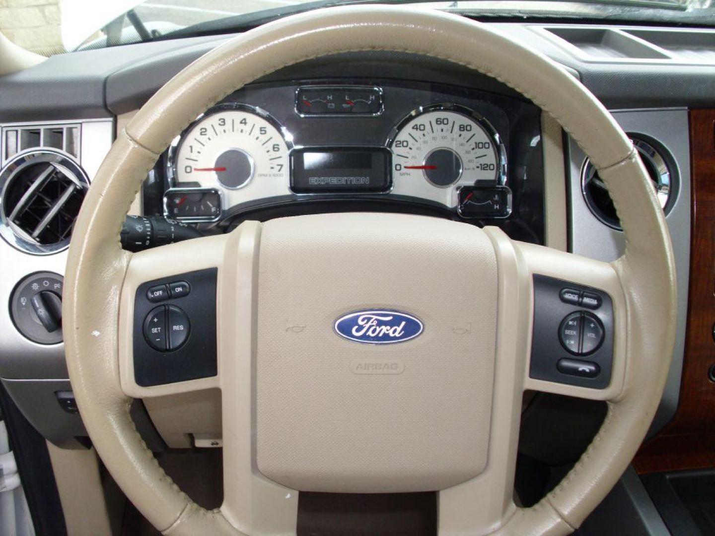 2010 WHITE FORD EXPEDITION EDDIE BAUER (1FMJU1H58AE) with an 5.4L engine, Automatic transmission, located at 12019 San Pedro Avenue, San Antonio, TX, 78216, (208) 269-7240, 29.550915, -98.491142 - We provide financing options through various third-party Credit Unions and Auto Finance Companies, including RBFCU, USAA, SSFCU, Pen Fed, Navy Fed, Credit Human Credit Union of Texas, and most other credit unions. We also work with major banks such as Capital One and Broadway Bank. Payment methods a - Photo#29