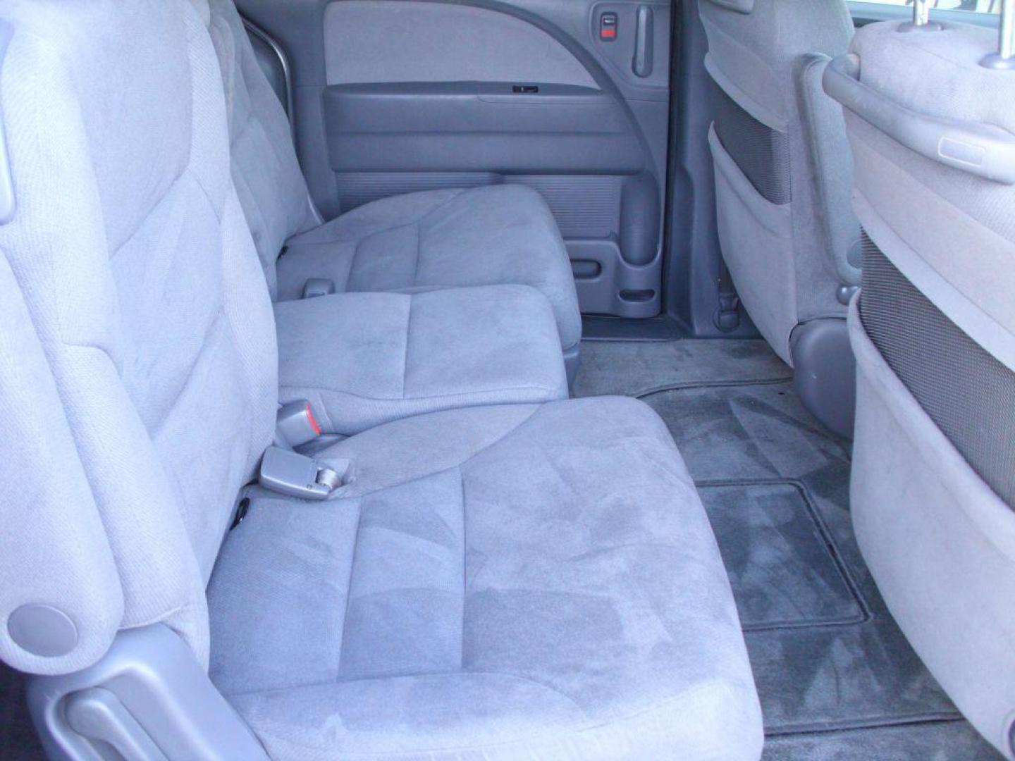 2007 SILVER HONDA ODYSSEY EX (5FNRL384X7B) with an 3.5L engine, Automatic transmission, San Antonio, TX, 78216, (208) 269-7240, 29.424601, -98.495140 - SPACIOUS SUV; FOLD- AWAY THIRD ROW; Rear Sunshade; Quad Seats; Rear Air Conditioning; Alloy Wheels; Cloth Seats; Air Conditioning; Power Windows; Power Locks; Power Steering; Tilt Wheel; AM/FM CD; Immobilizer; Keyless Entry; Alarm; Dual Front Airbags; Side Airbags; Head Airbags; Rear Head Airbags; A - Photo#11