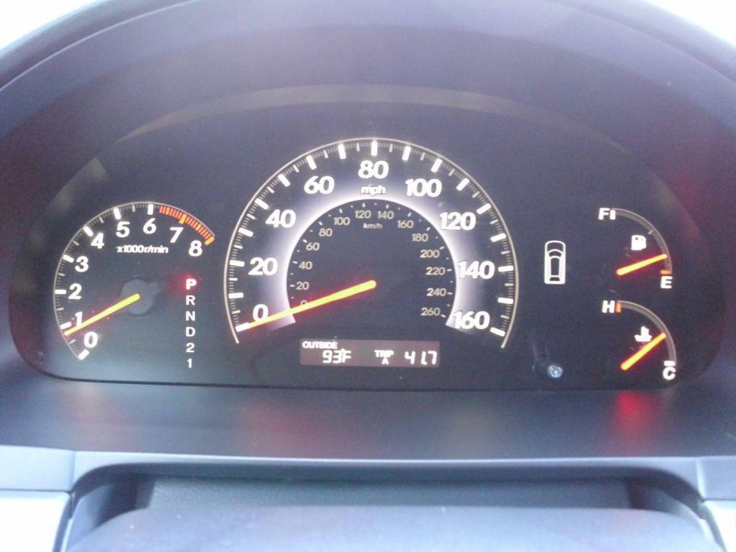2007 SILVER HONDA ODYSSEY EX (5FNRL384X7B) with an 3.5L engine, Automatic transmission, San Antonio, TX, 78216, (208) 269-7240, 29.424601, -98.495140 - SPACIOUS SUV; FOLD- AWAY THIRD ROW; Rear Sunshade; Quad Seats; Rear Air Conditioning; Alloy Wheels; Cloth Seats; Air Conditioning; Power Windows; Power Locks; Power Steering; Tilt Wheel; AM/FM CD; Immobilizer; Keyless Entry; Alarm; Dual Front Airbags; Side Airbags; Head Airbags; Rear Head Airbags; A - Photo#17