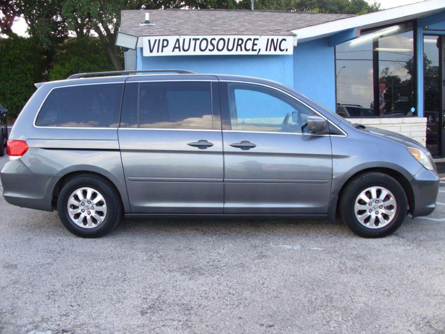 2010 GRAY HONDA ODYSSEY EXL (5FNRL3H60AB) with an 3.5L engine, Automatic transmission, San Antonio, TX, 78216, (208) 269-7240, 29.424601, -98.495140 - Photo#0