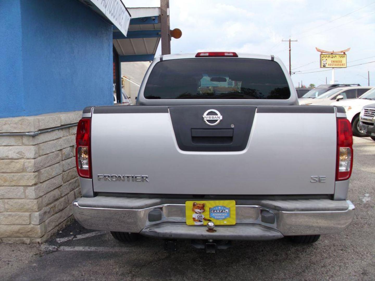 2006 SILVER NISSAN FRONTIER SE (1N6AD07U76C) with an 4.0L engine, Automatic transmission, San Antonio, TX, 78216, (208) 269-7240, 29.424601, -98.495140 - We provide financing options through various third-party Credit Unions and Auto Finance Companies, including RBFCU, USAA, SSFCU, Pen Fed, Navy Fed, Credit Human Credit Union of Texas, and most other credit unions. We also work with major banks such as Capital One and Broadway Bank. Payment methods a - Photo#6