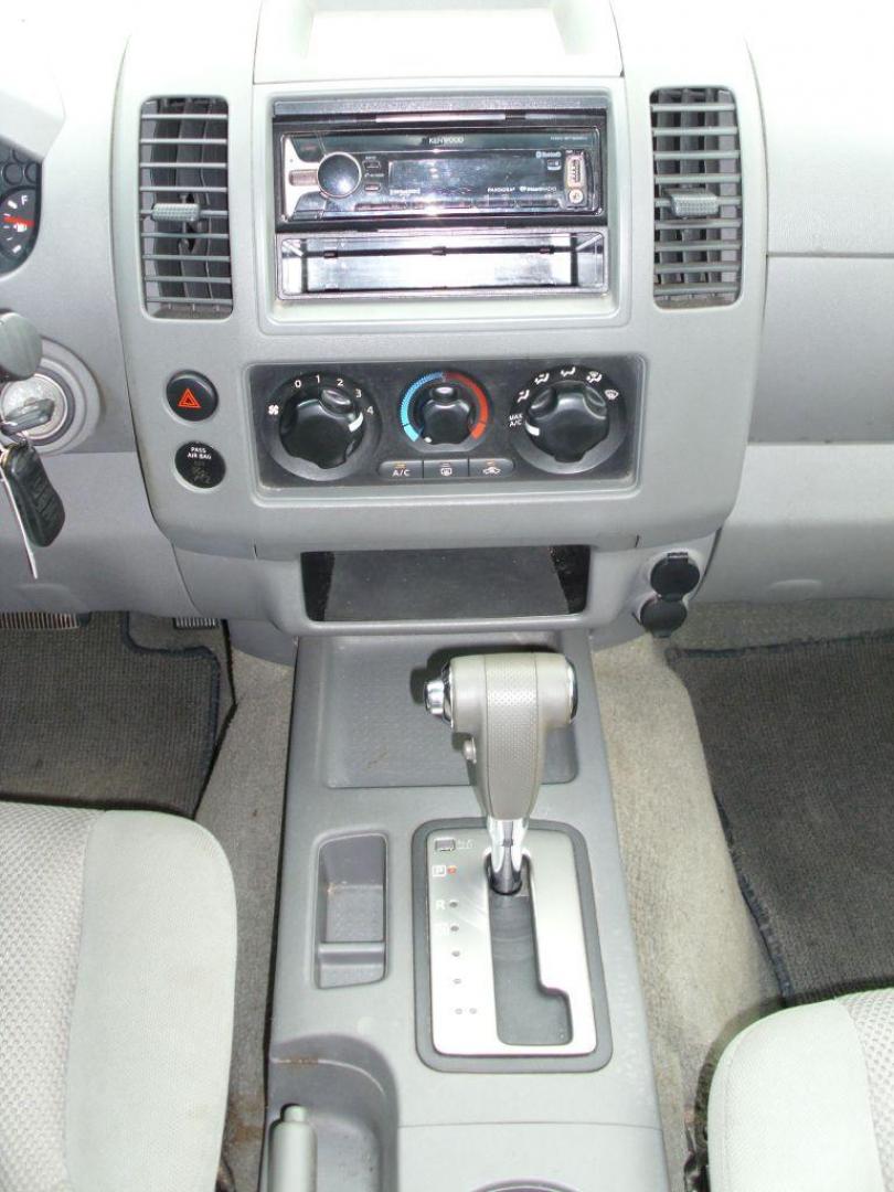2006 SILVER NISSAN FRONTIER SE (1N6AD07U76C) with an 4.0L engine, Automatic transmission, San Antonio, TX, 78216, (208) 269-7240, 29.424601, -98.495140 - We provide financing options through various third-party Credit Unions and Auto Finance Companies, including RBFCU, USAA, SSFCU, Pen Fed, Navy Fed, Credit Human Credit Union of Texas, and most other credit unions. We also work with major banks such as Capital One and Broadway Bank. Payment methods a - Photo#11