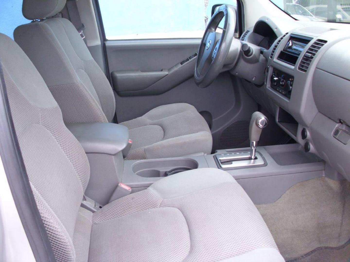 2006 SILVER NISSAN FRONTIER SE (1N6AD07U76C) with an 4.0L engine, Automatic transmission, San Antonio, TX, 78216, (208) 269-7240, 29.424601, -98.495140 - We provide financing options through various third-party Credit Unions and Auto Finance Companies, including RBFCU, USAA, SSFCU, Pen Fed, Navy Fed, Credit Human Credit Union of Texas, and most other credit unions. We also work with major banks such as Capital One and Broadway Bank. Payment methods a - Photo#13