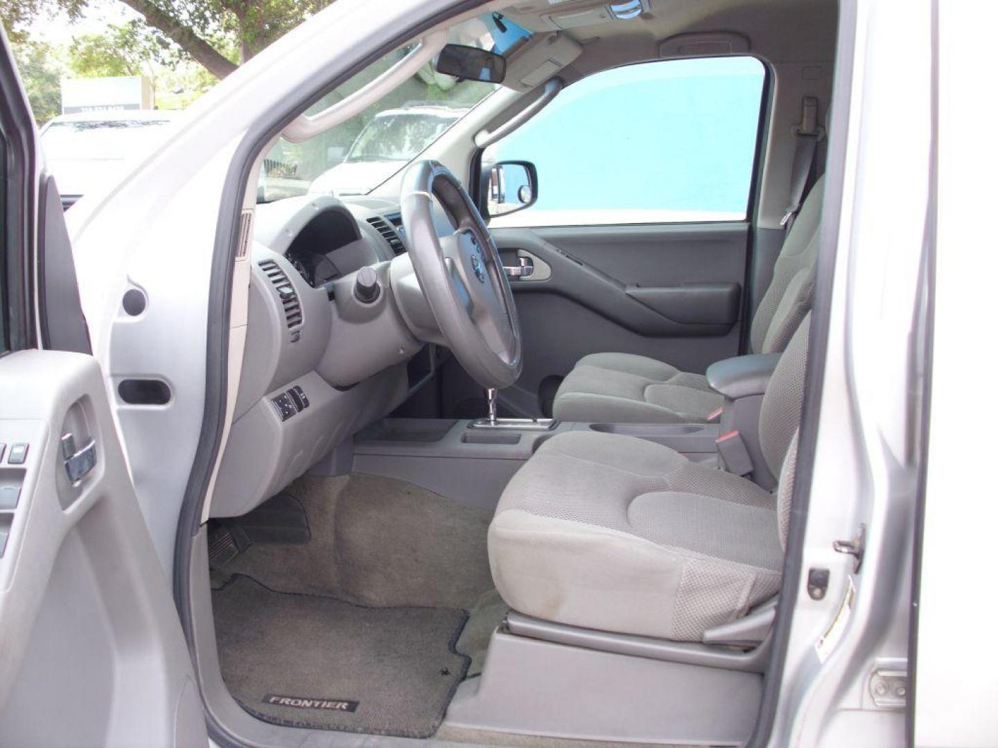 2006 SILVER NISSAN FRONTIER SE (1N6AD07U76C) with an 4.0L engine, Automatic transmission, San Antonio, TX, 78216, (208) 269-7240, 29.424601, -98.495140 - We provide financing options through various third-party Credit Unions and Auto Finance Companies, including RBFCU, USAA, SSFCU, Pen Fed, Navy Fed, Credit Human Credit Union of Texas, and most other credit unions. We also work with major banks such as Capital One and Broadway Bank. Payment methods a - Photo#16