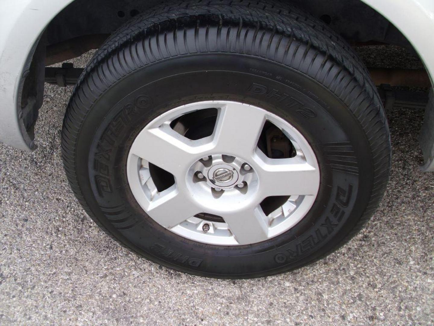 2006 SILVER NISSAN FRONTIER SE (1N6AD07U76C) with an 4.0L engine, Automatic transmission, San Antonio, TX, 78216, (208) 269-7240, 29.424601, -98.495140 - We provide financing options through various third-party Credit Unions and Auto Finance Companies, including RBFCU, USAA, SSFCU, Pen Fed, Navy Fed, Credit Human Credit Union of Texas, and most other credit unions. We also work with major banks such as Capital One and Broadway Bank. Payment methods a - Photo#20